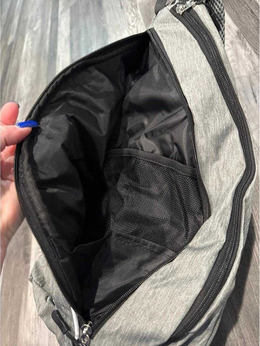 One Should Backpack - Picture 4 of 5